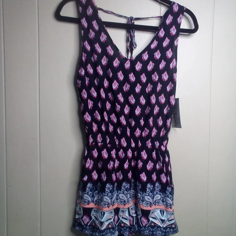 J For Justify Romper Shorts XS Sleeveless Open Back Patterned